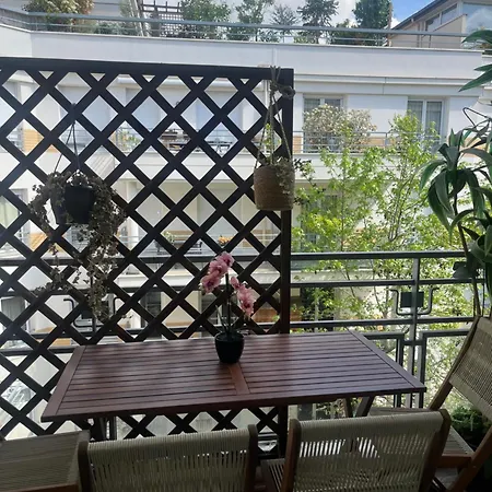 Un Ptit Soleil à * Parigi